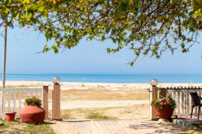 Lampiris Beach Front Apartments